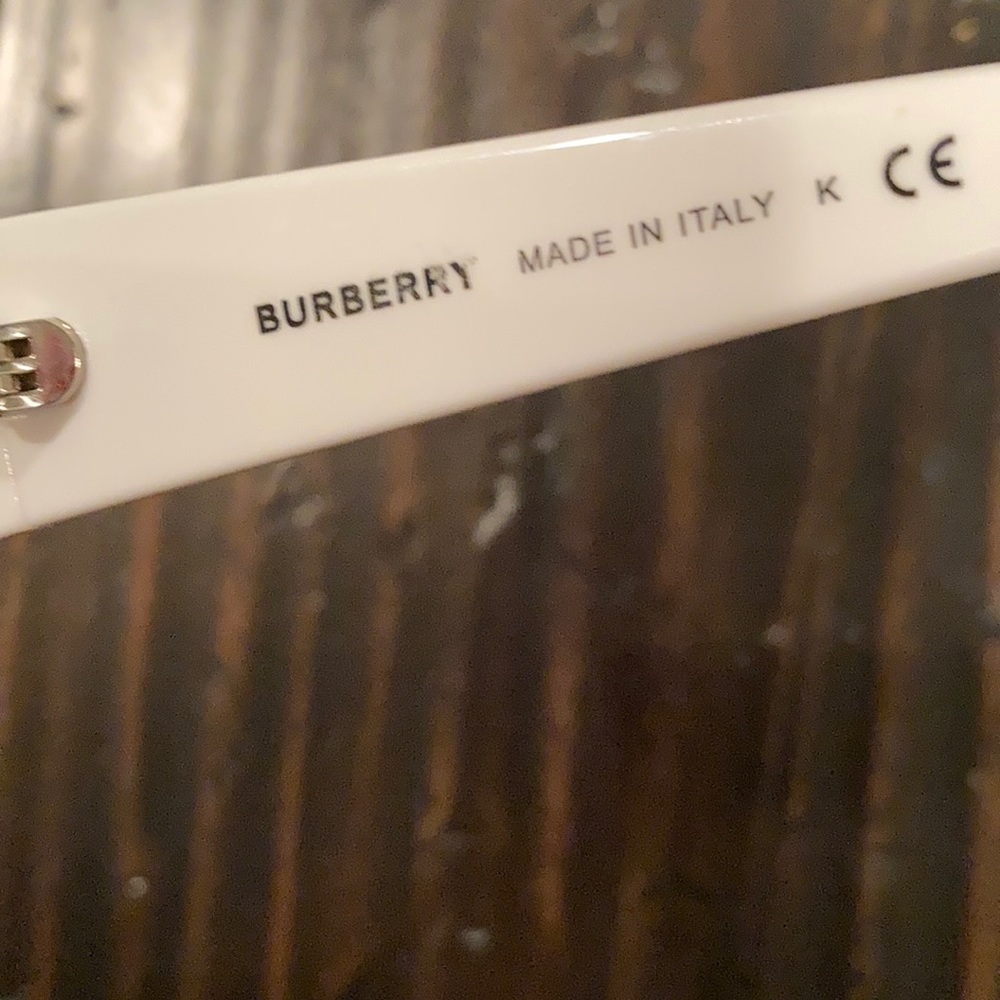 BURBERRY WHITE SUNSHADES!!! 🛍🛍🛍😊😊😊 - Picture 5 of 12